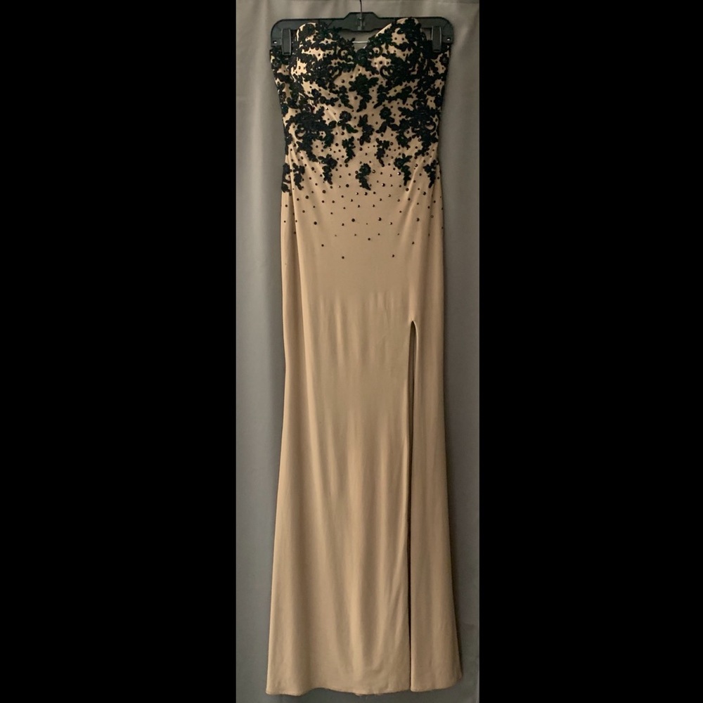 Prom | Formal | La Femme Dress | Maxi - Picture 3 of 6